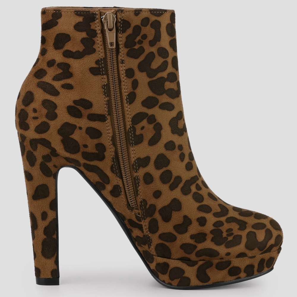 Allegra K Black Heeled Boots with Sleek Design - Picture 4 of 4